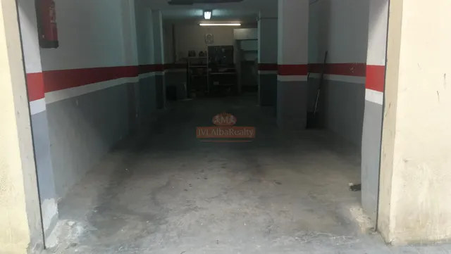 OPORTUNIDAD! SE VENDE LOCAL-GARAJE CON VADO EN LA CALLE OCTAVIO CUARTERO — 9