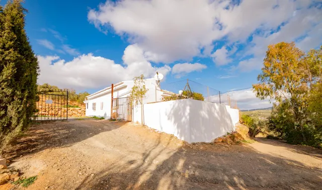 VENTA DE FINCA RUSTICA EN LA ZONA DE LA SIERRA DEL TORCAL — 6