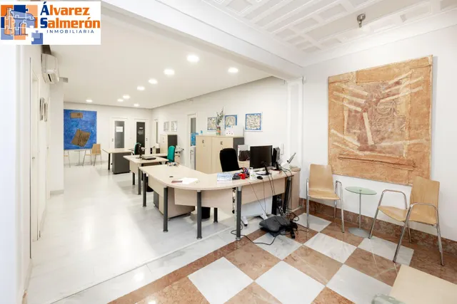Gran vivienda en Plaza Los Campos - 7 habitaciones — 10