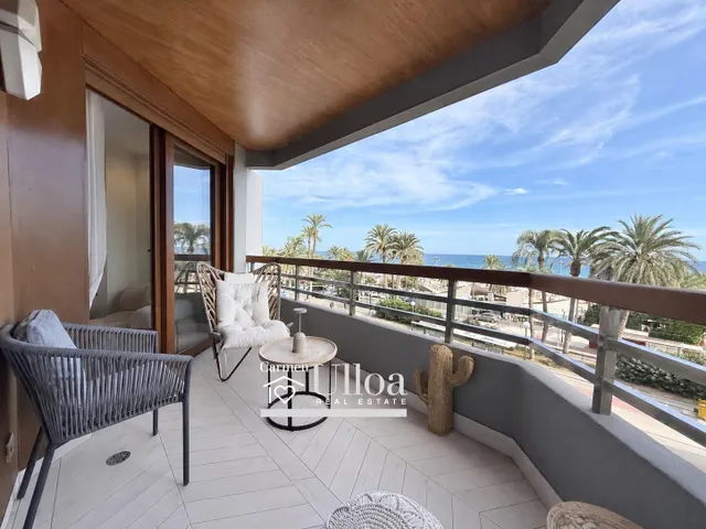 APARTAMENTO DE DISEÑO CON VISTAS AL MAR Y AL CASTILLO PLAYA  - foto 2