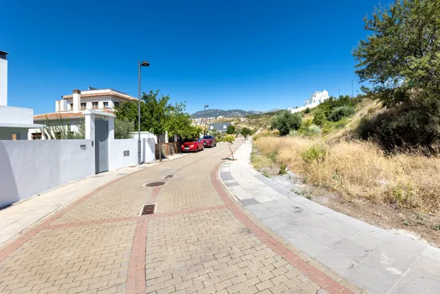 Venta de solar urbano en La Zubia (Zona Altos de La Zubia) — 6