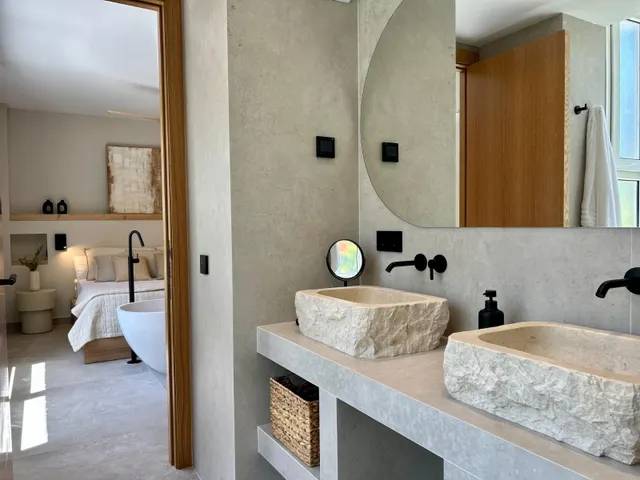 Espectacular vivienda reformada con jardín privado en Palm Beach, Marbella — 44