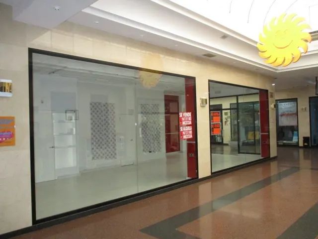 EXCELENTE LOCAL COMERCIAL EN GALERIAS RAMBLA CENTRO — 6
