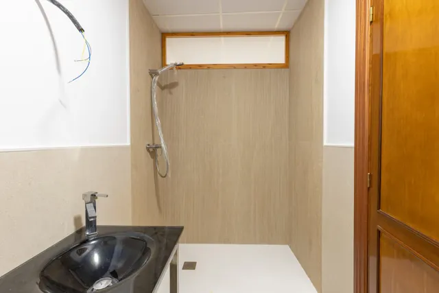 SE VENDE LOCAL TOTALMENTE REFORMADO EN PLENO CENTRO DE GRANADA (ALMONA DE SAN JUAN DE DIOS) — 12