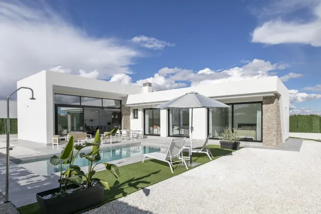 Villa independiente moderna con 3 dormitorios y piscina priv - foto 4