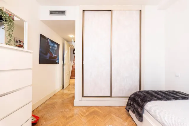 Dúplex exclusivo junto al Parque del Retiro con piscina, jardín y garaje — 17
