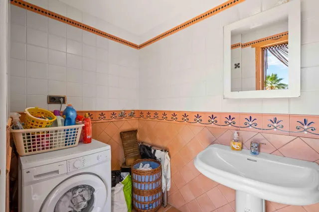 Preciosa finca Chalet con 4 dormitorios y 3.000 m2 de parcela vallada en la Robella — 40