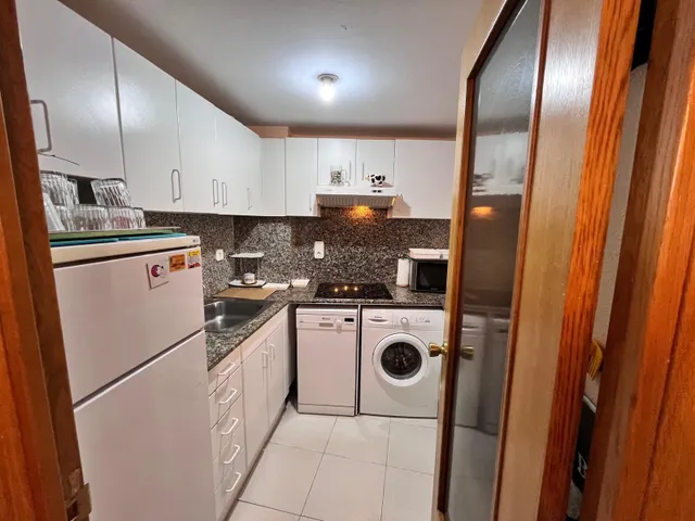 APARTAMENTO DE 2 DORMITORIOS EN PLAZA DE EUROPA. ED. ROYAL. — 10