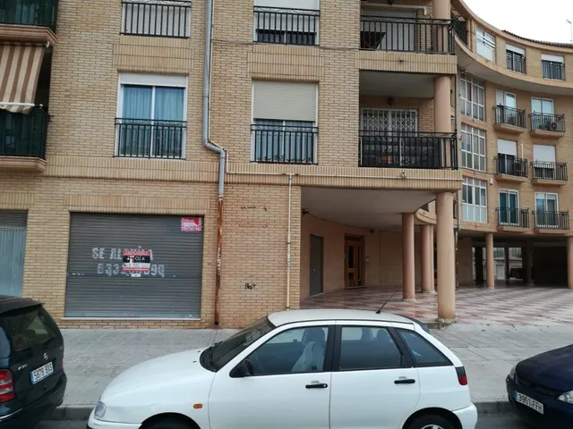 Se vende local cormercial de 303 m2 en Elda. — 5