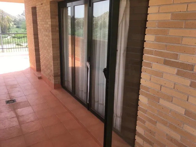 Se vende piso en Archena, 2 dormitorios, 2 baños, y grandes terrazas, similar a atico. — 16