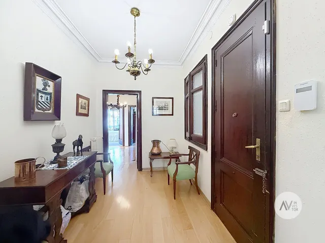 Amplio Piso en Sant Gervasi - La Bonanova, Ideal para Reformar — 16