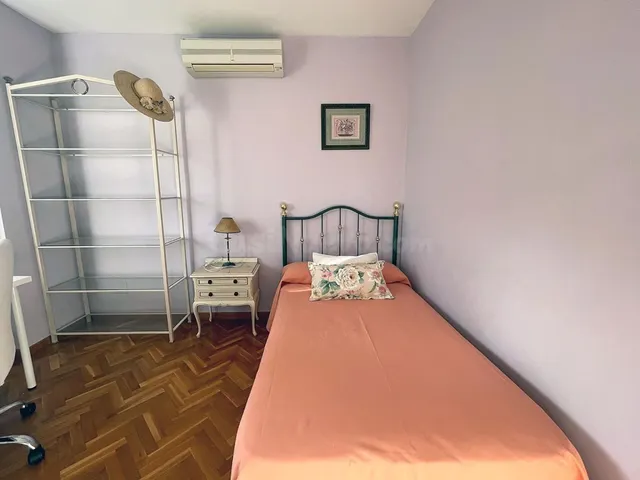 ¡CHICAS ESTUDIANTES! ÚLTIMA HABITACIÓN EN CHALET A COMPARTIR EN VILLANUEVA DE LA CAÑADA (MADRID). — 9