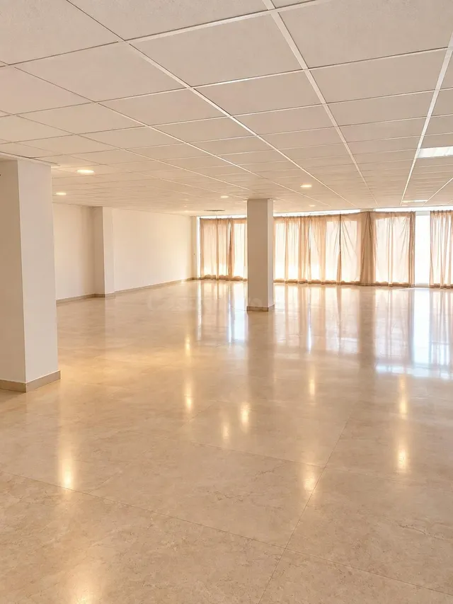 Local de 461 m2 con posibilidad de desarrollar 4 VPL en Mana