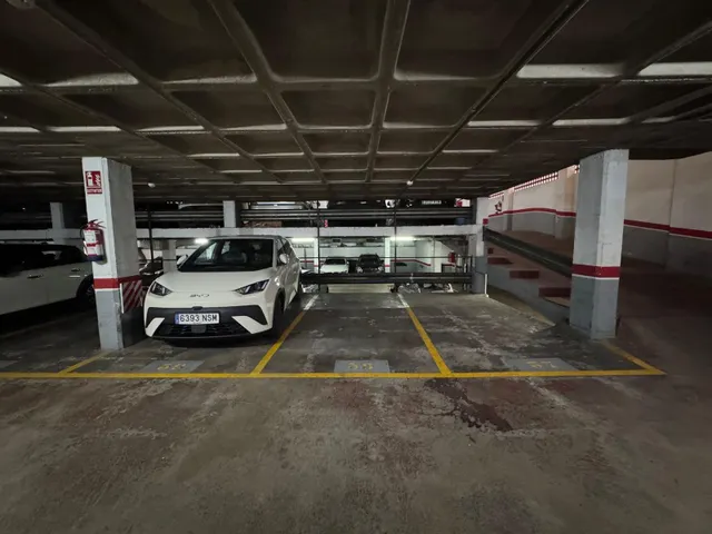Plaça de parking - Gràcia / Lesseps — 6