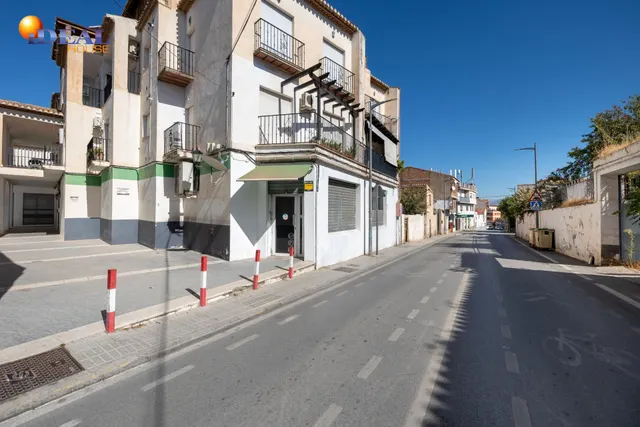 Local céntrico en la carretera de Granada-Gojar — 2