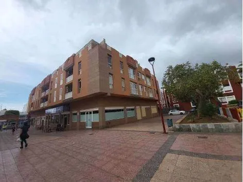 LOCAL EN AVENIDA DE CANARIAS EN VENTA 160 METROS — 4