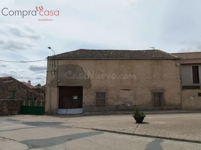 VENTA.-.CASA DE PUEBLO CON JARDIN.-.PARA REFORMAR - foto 4