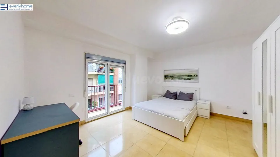 AMPLIA HABITACIÓN DE ALQUILER EN MISLATA CON BALCÓN