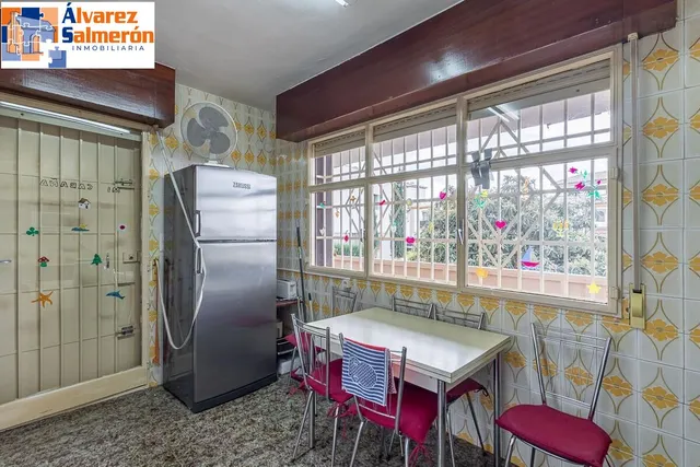 Gran casa con parcela y piscina en Cájar — 13