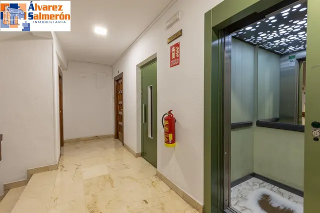 Amplia vivienda en pleno centro de Granada — 47