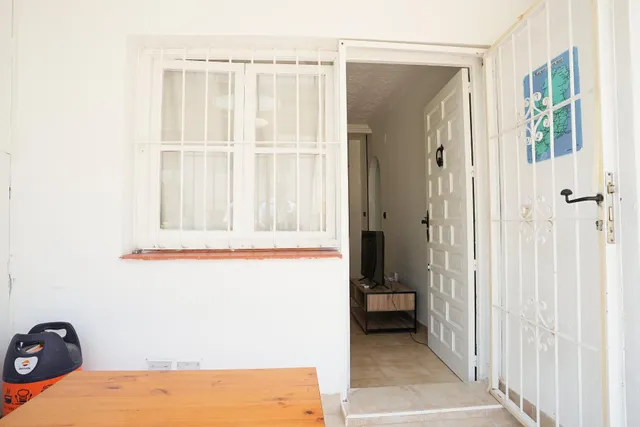 Bungalow en planta baja con licencia turística, piscina y garaje – ¡ideal para inversión! — 6