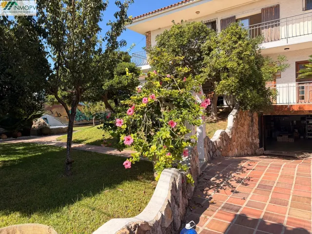 EN EXCLUSIVA GRAN CHALET EN ZONA AMERADORS VINARÒS! PARCELA  - foto 3