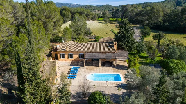 Finca rústica con licencia vacacional en Peguera