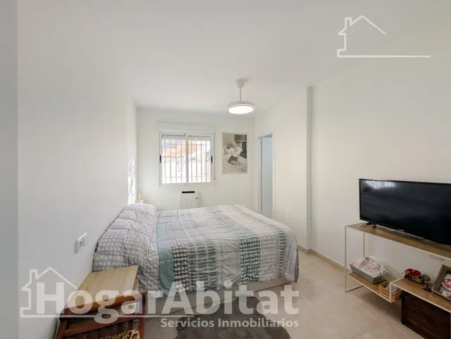 REFORMADO CON TERRAZA, PISCINA Y GARAJE CERCA DE LA PLAYA — 29
