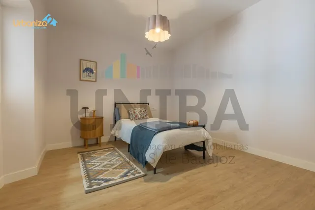 Piso totalmente reformado en el casco antiguo, junto a puerta palmas — 10