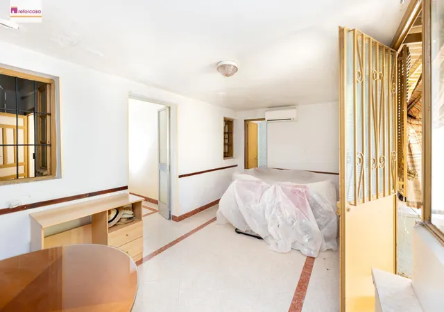 ¡CASA EN UNA SOLA PLANTA, CREA TU VIVIENDA IDEAL EN ALBOLOTE! Casa en una sola planta con patio, garaje y un gran potencial. — 6