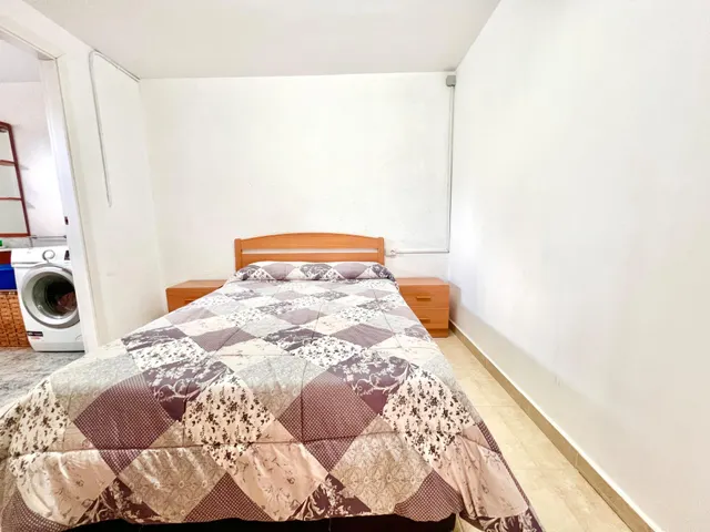 Casa o chalet independiente en venta en Calle Amadeu Vives — 18