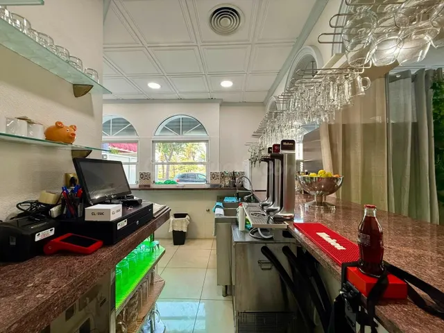 Local comercial 101m² en alquiler - Los secanos — 40