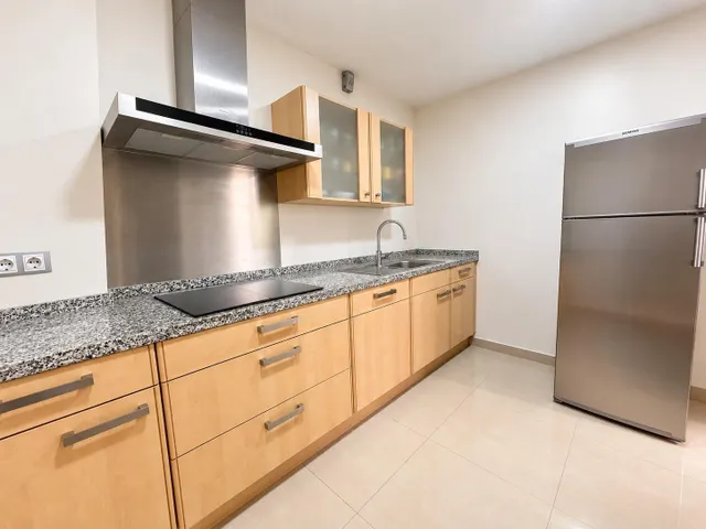 Se vende piso de tres dormitorios, terraza, piscinas, padel, garaje y trastero en Los Barrios, los tinajones. — 8