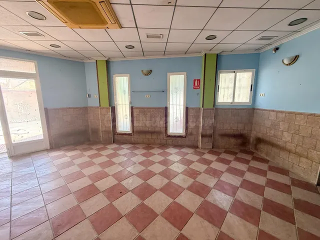 Casa adosada en Jacarilla - foto 2
