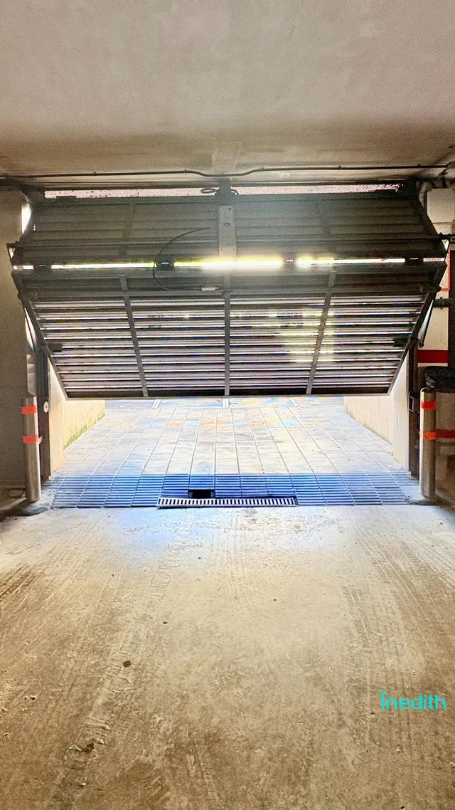 A 50 metros de la playa, Piso impecable con terraza, vistas , parking, trastero y piscina — 48