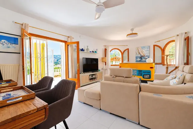 Villa con piscina, orientación sur y vistas al mar y montaña en Calpe — 13