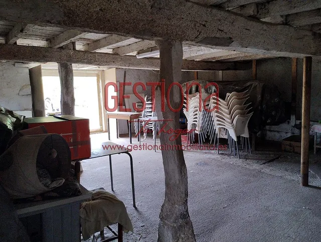 CASA DE PIEDRA CON AMPLIA PARCELA. ESCOBEDO DE VILLAFUFRE. — 31