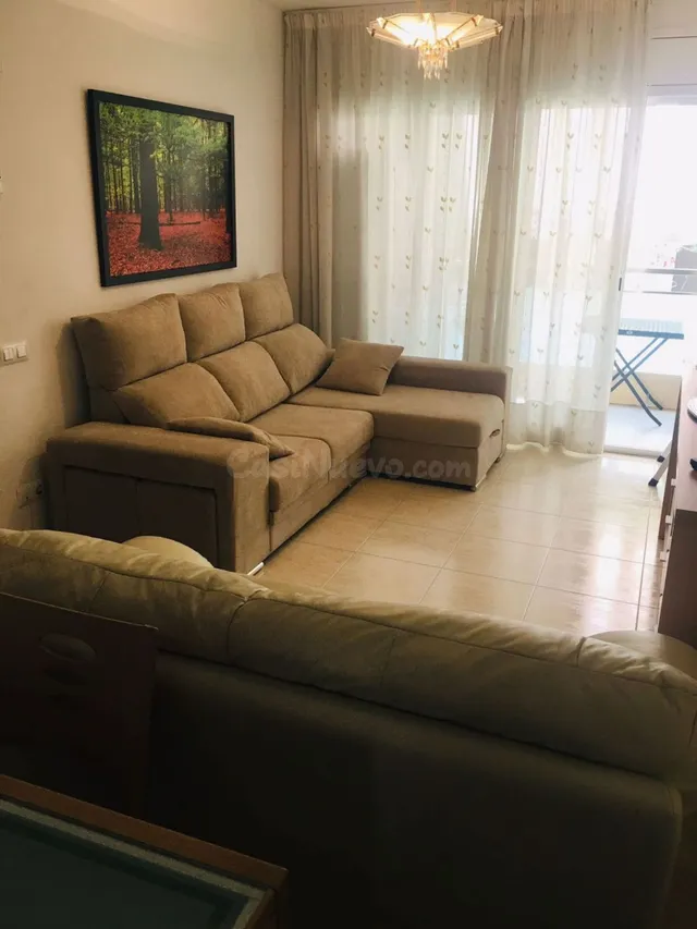 Precioso piso de 2 habitaciones, un baño, cocina, salón y ba