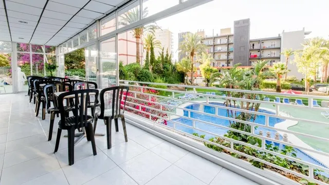 Apartamentos en la playa Poniente — 4