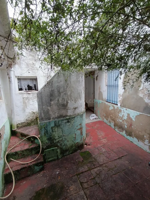 VENTA CASA CON PATIO Y TERRAZA PARA REFORMAR - foto 4