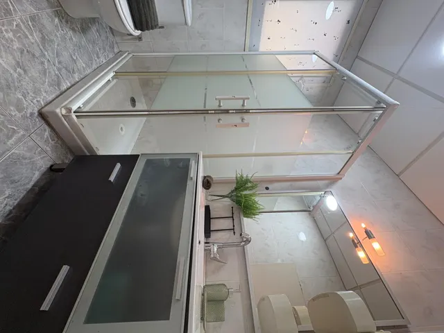 Planta baja exterior con amplio patio — 23