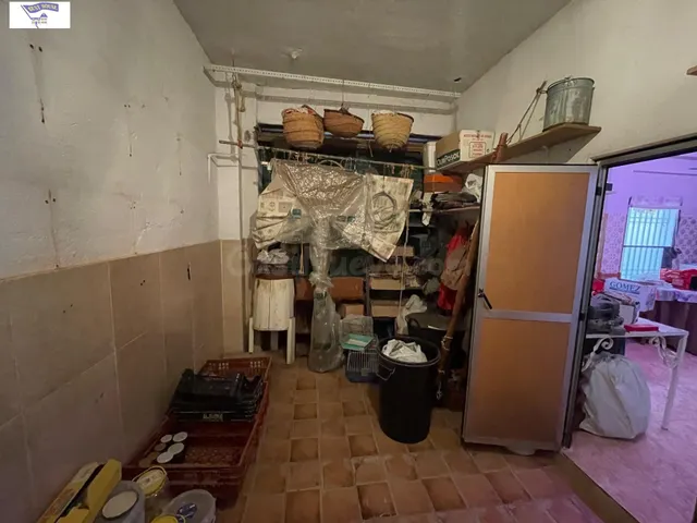 LOCAL ESQUINERO CON POSIBILIDAD DE CONVERSIÓN A VIVIENDA — 3