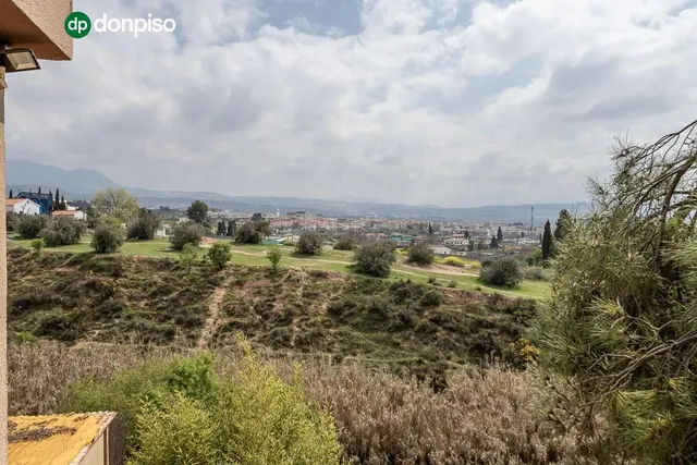 Espectacular casa independiente con piscina y grandes vistas en Monteluz (Peligros) — 40