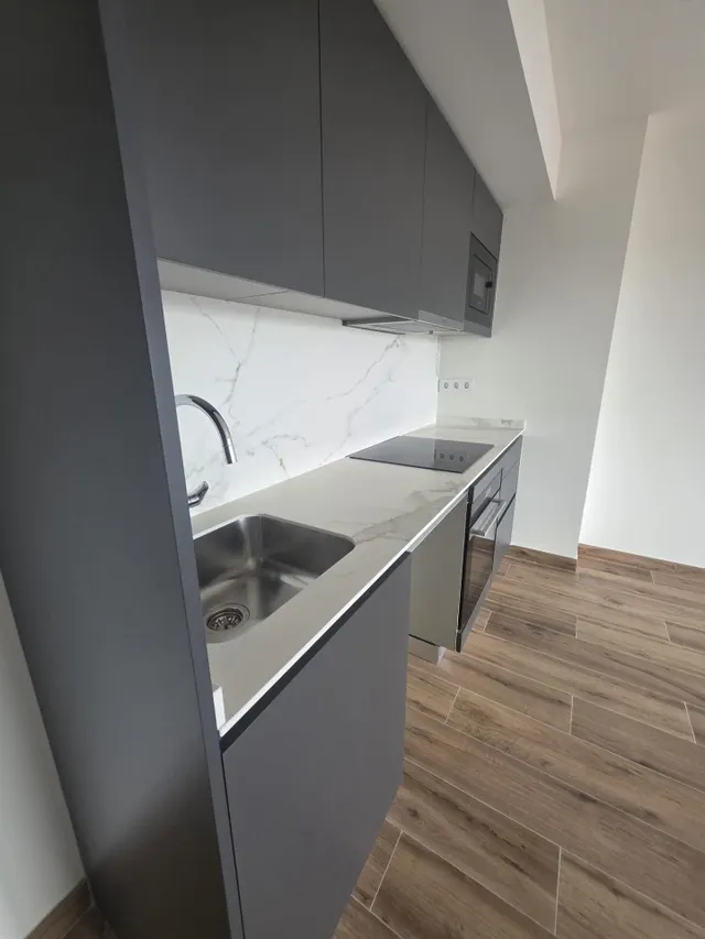 Alquiler piso de 2 habitaciones con parking y terraza  en la sinia — 3