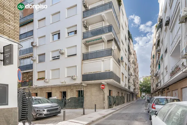 PISO JUNTO CAMINO DE RONDA — 36