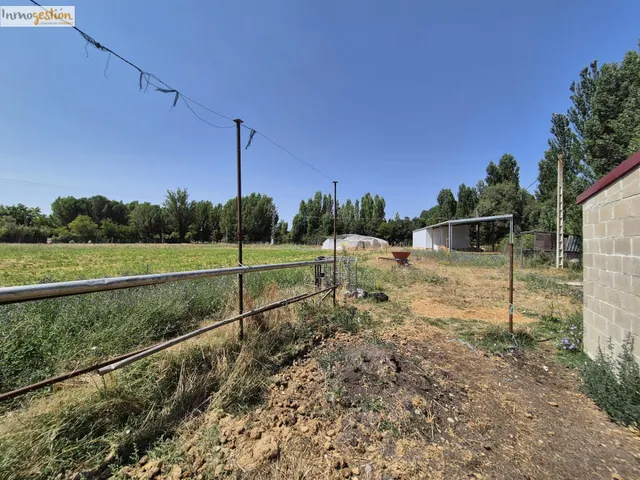 TERRENO CON NAVE EN VENTA EN VILLABAÑEZ (VALLADOLID) — 25
