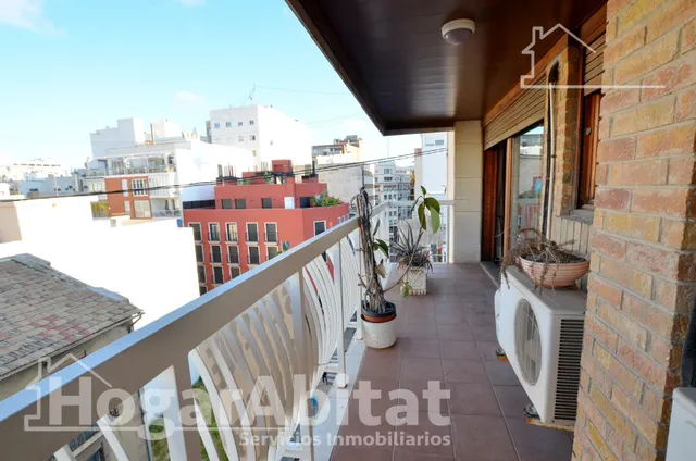 ¡Alicante centro! alto, luminoso y esquinero con terraza — 14