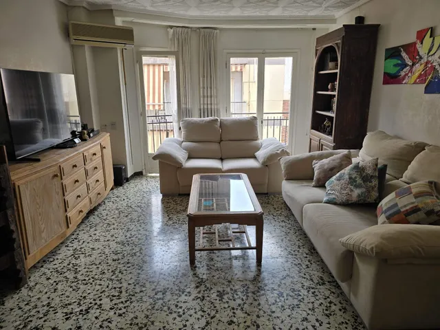 AMPLIO PISO EN  ZONA PLAZA MADRID — 6