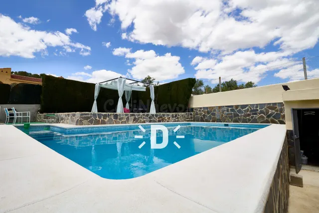 Impecable Chalet con Piscina y Ocio en Turís (Solar Urbano d - foto 2