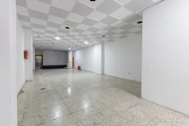 Local comercial en el zaidin, junto avda. dilar. — 9
